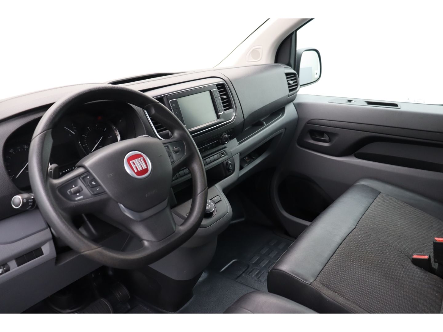 Fahrzeugabbildung Fiat Scudo L3 SX Automatik, AHK, Navi, Kamera,