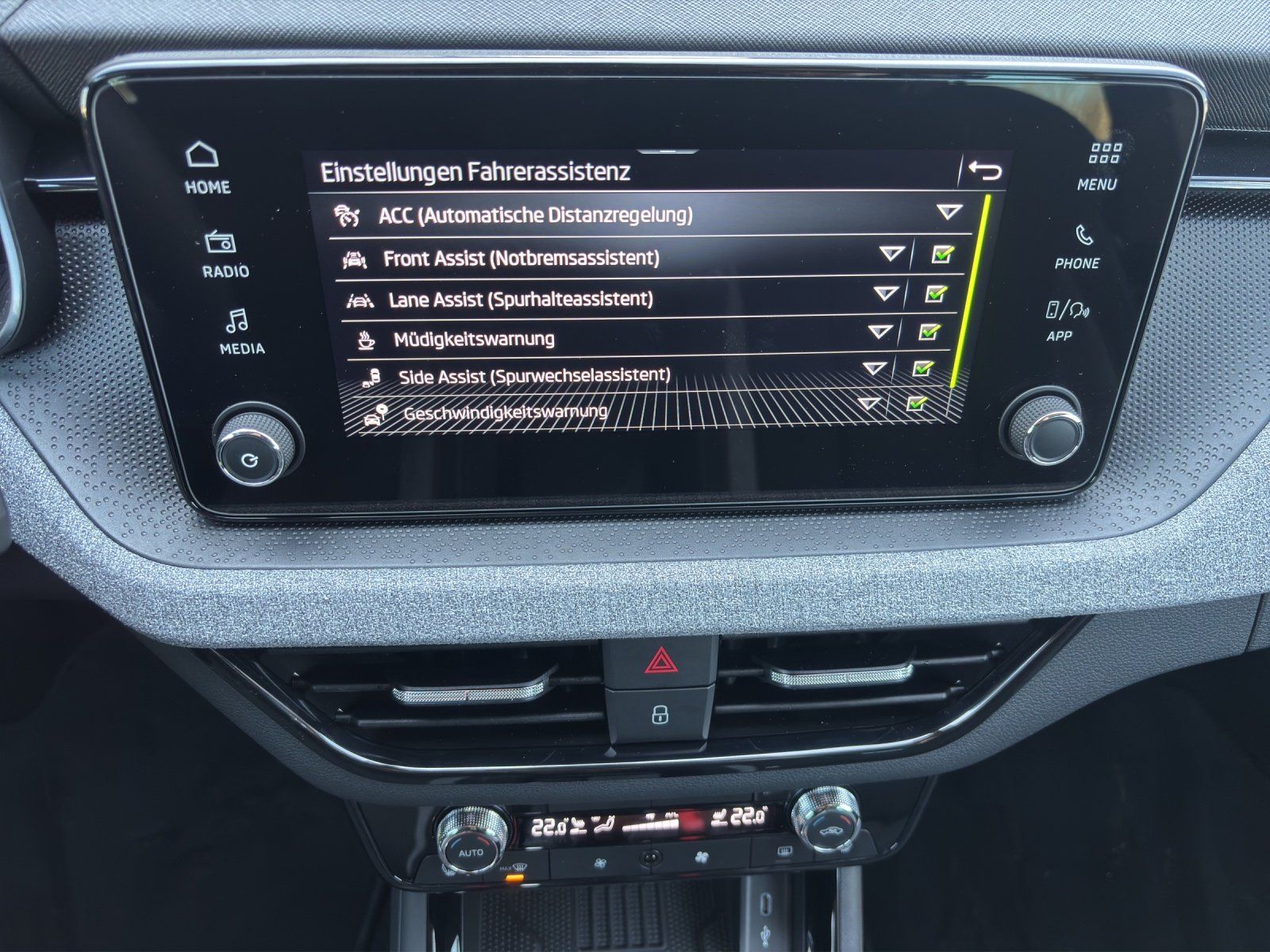 Fahrzeugabbildung SKODA Kamiq Balance 1,0 TSI 85 kW DSG AHK/MATRIX/ACC/