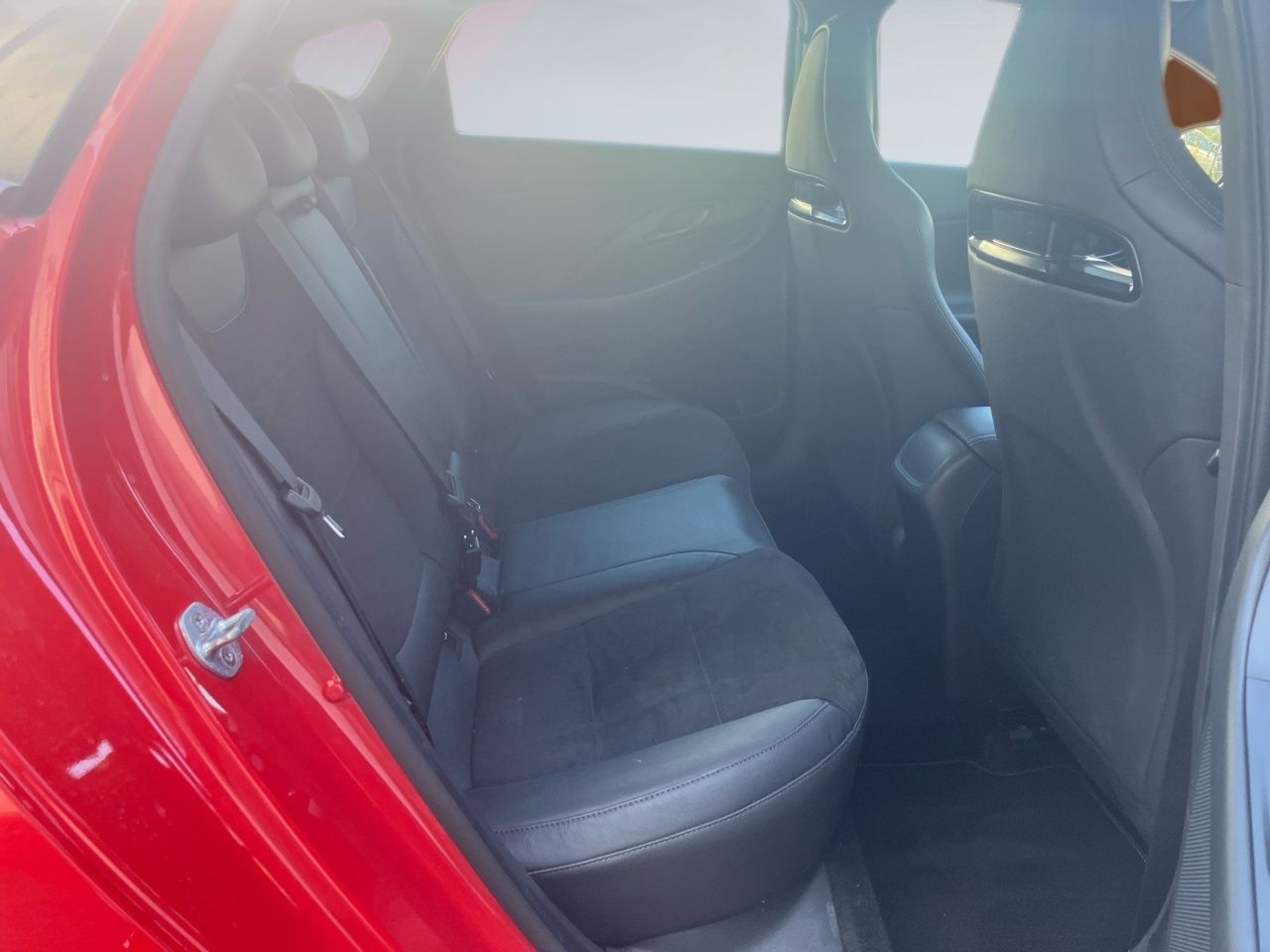 Fahrzeugabbildung Hyundai i30N PERF. FASTBACK PANO*abn.AHK*SP.SITZ*LHZ*SHZ
