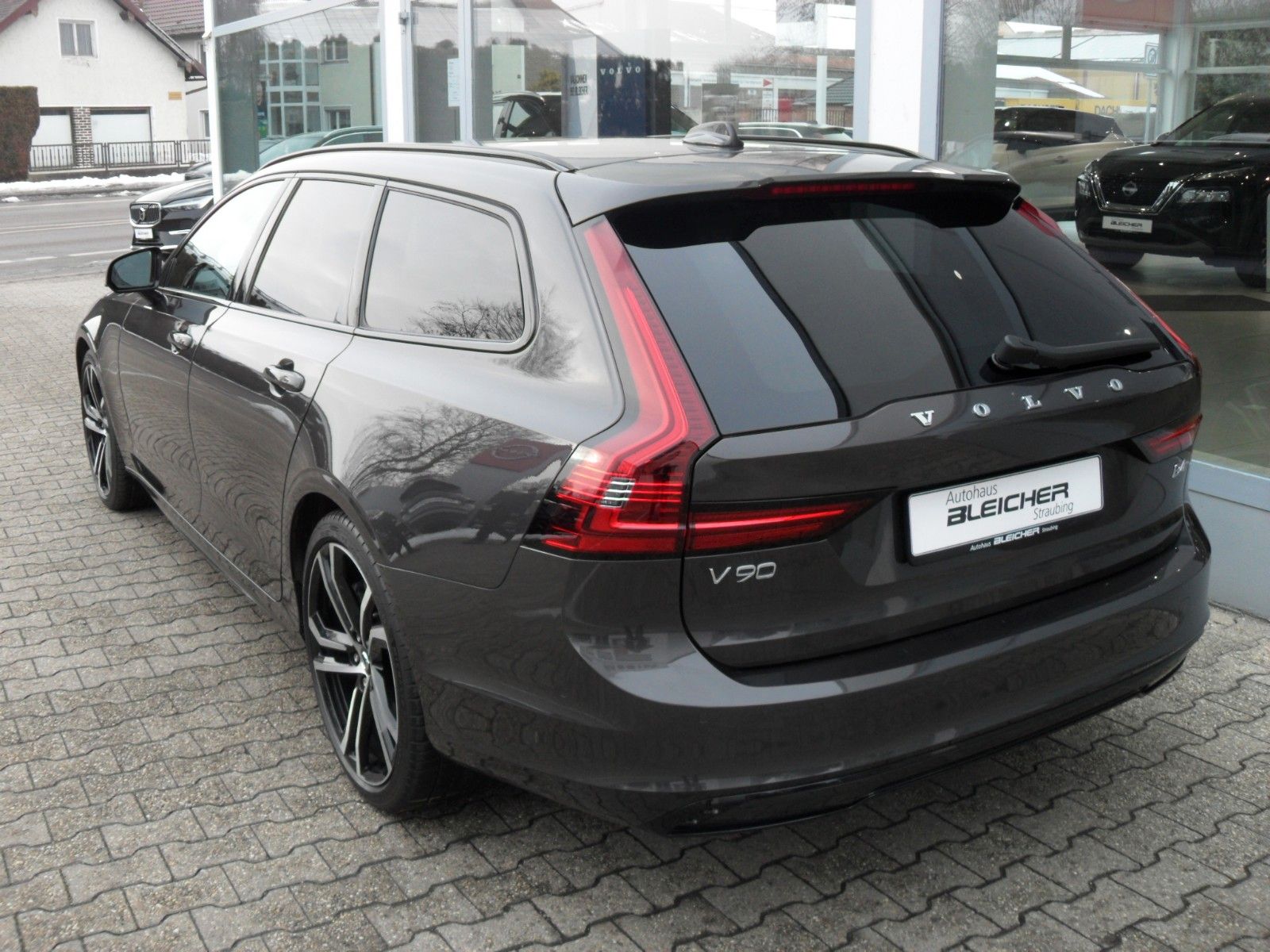 Fahrzeugabbildung Volvo V90 B4 Kombi Plus Dark | Standheizung / Timer