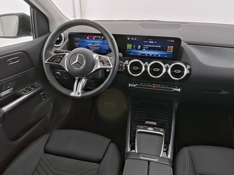 Fahrzeugabbildung Mercedes-Benz B 200 Progressive Line*Night*18"*LED*Kamera*Navi