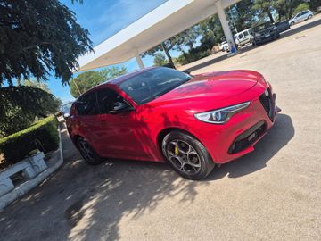 Alfa-Romeo Stelvio - 1