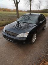 Ford Mondeo 1,8 92 kW Ghia Ghia - Ford Mondeo aus 2002: Ghia