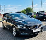 Volvo S60  D4 Lim. Momentum/2.0D/Navi/R.Kam/AHK - Volvo S60: R