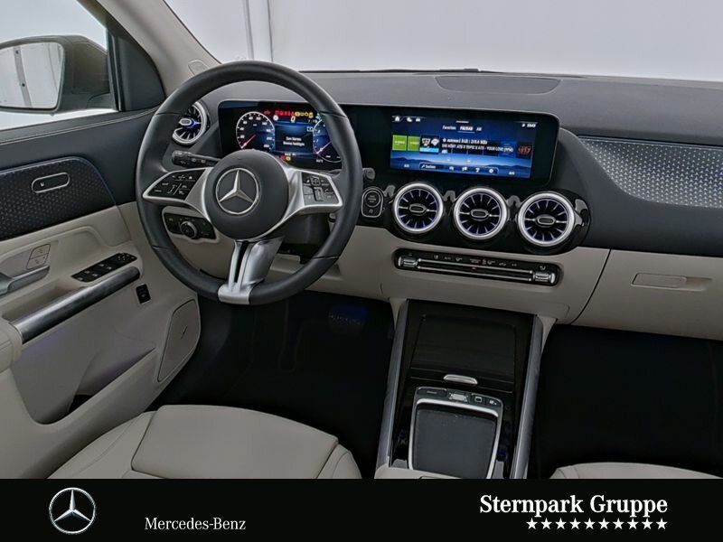Mercedes-Benz GLA 180 Burmester+Distronic+360°+TotwinkelNavi foto 6