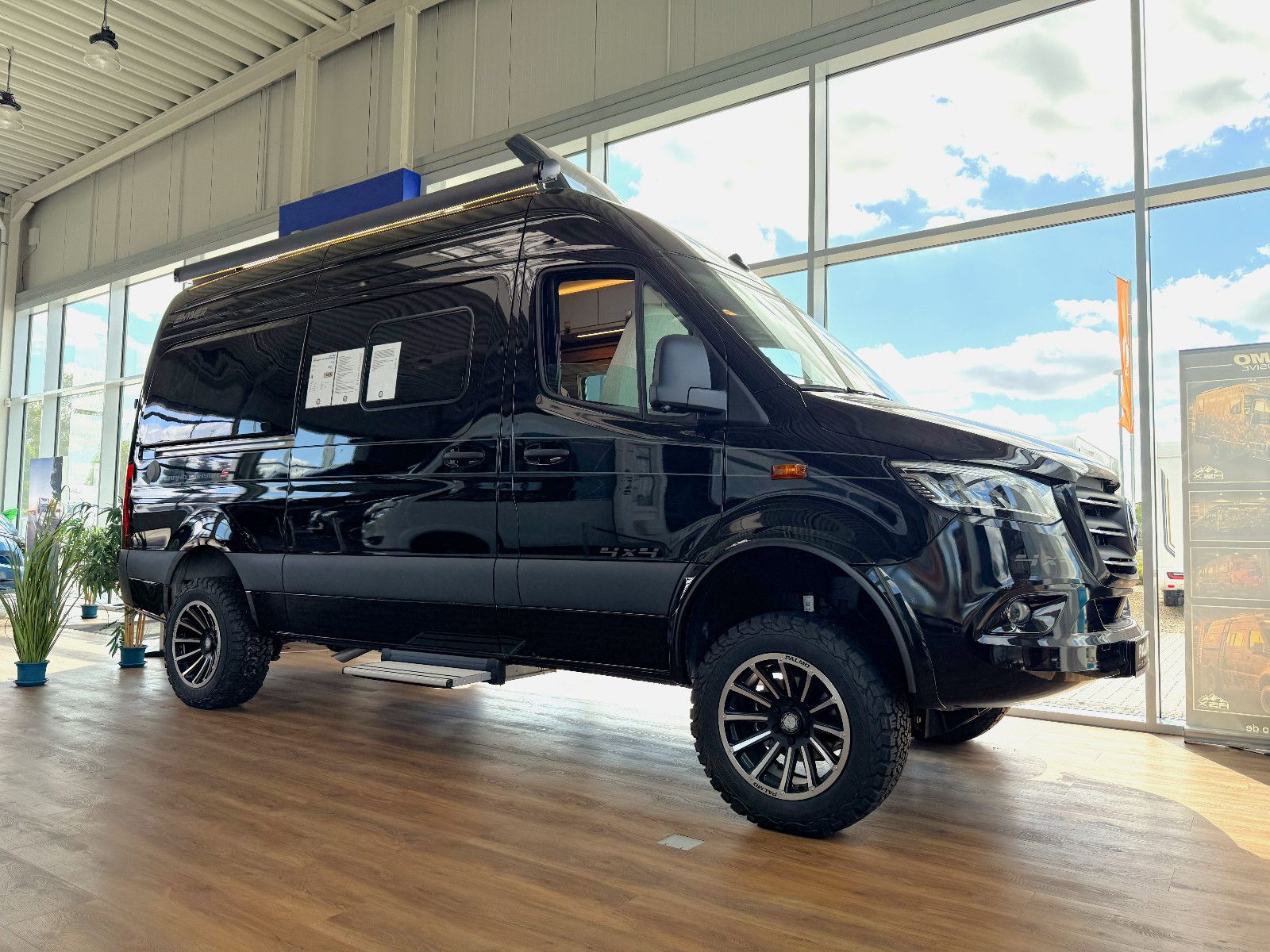 Fahrzeugabbildung HYMER / ERIBA / HYMERCAR Grand Canyon S - MB 600 - 4x4
