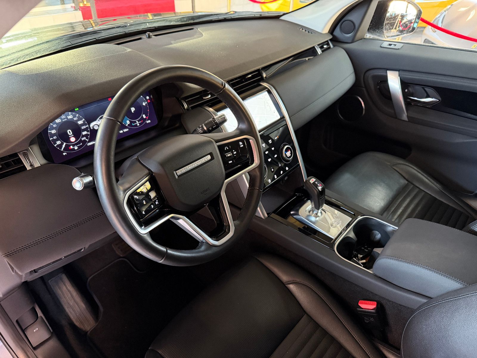 Fahrzeugabbildung Land Rover Discovery Sport SE AWD/PANO/KAMERA/LEDER/LED