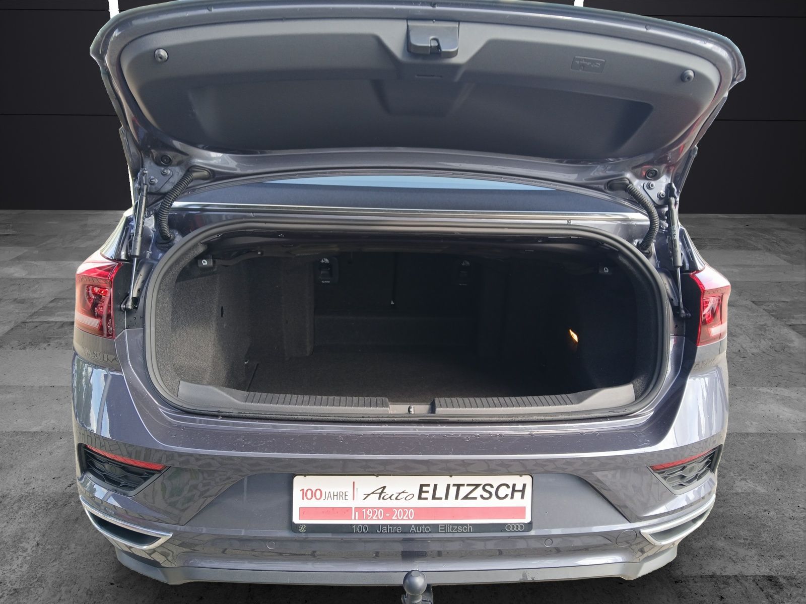 Fahrzeugabbildung Volkswagen T-Roc Cabriolet TSI R-line DSG LED AHK Navi ACC