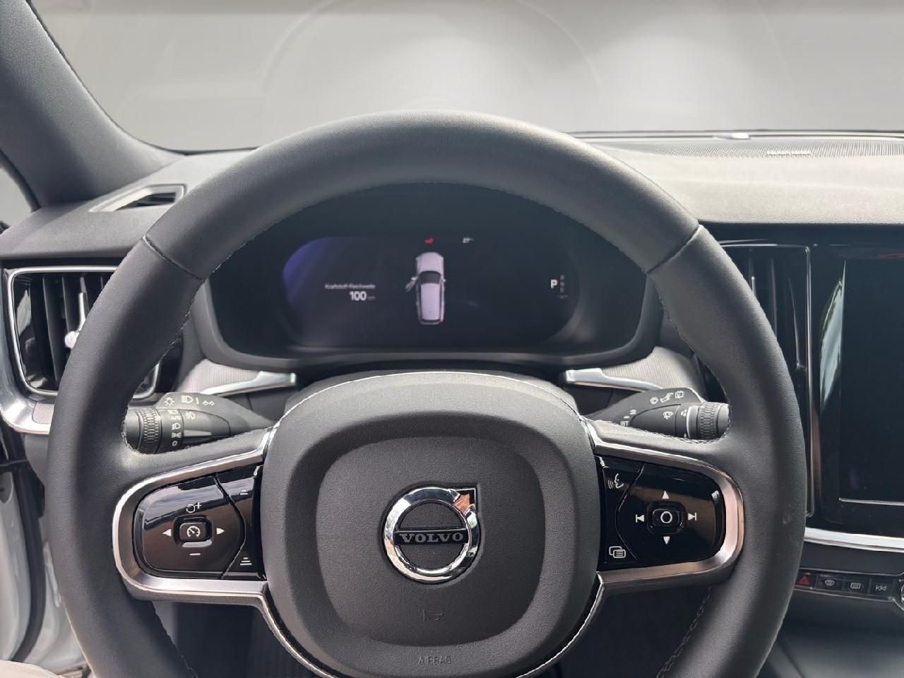 Fahrzeugabbildung Volvo V60 B4 Benzin Plus Dark 2WD