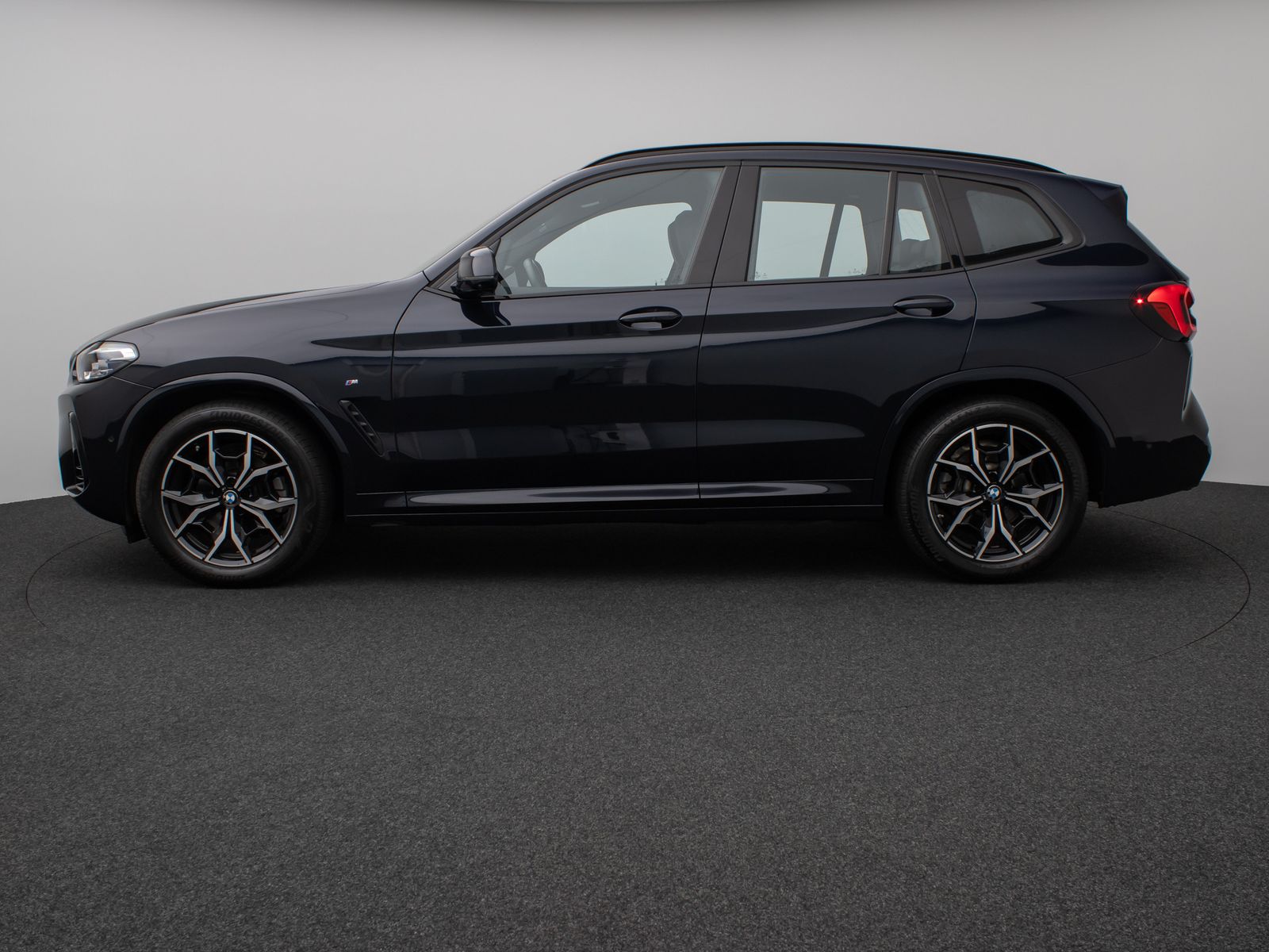 Fahrzeugabbildung BMW X3 xD20i M Sport Panorama 360°DAB HiFi Komfort
