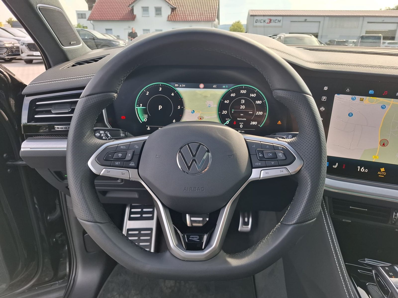 Imagen del vehículo: Volkswagen Touareg 3.0 TDI 4M R-Line VOLL Black 22" UPE 114T