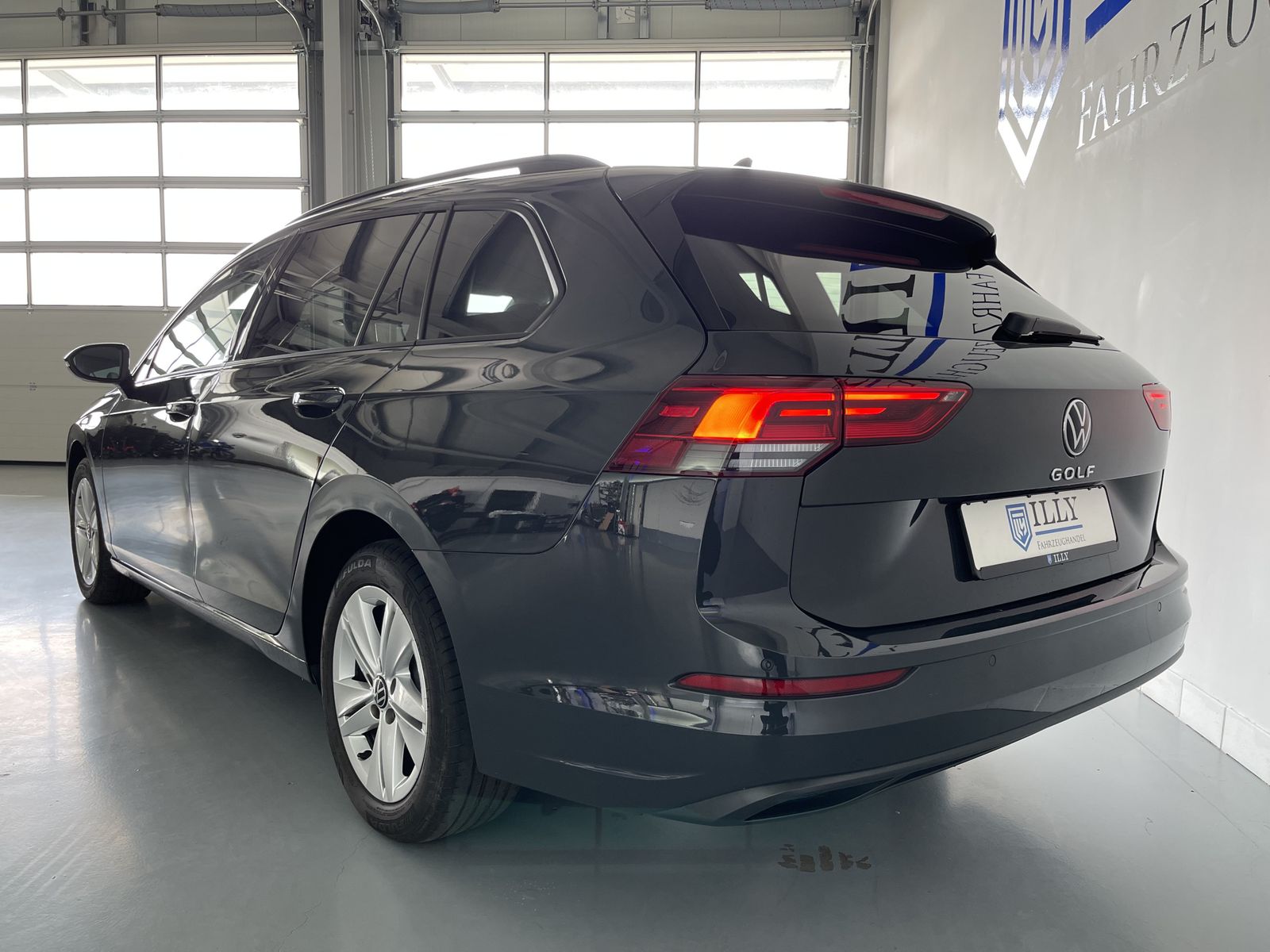 Fahrzeugabbildung Volkswagen Golf Life 2.0 TDI*LED-Plus*AHK*Cam*STHZ*