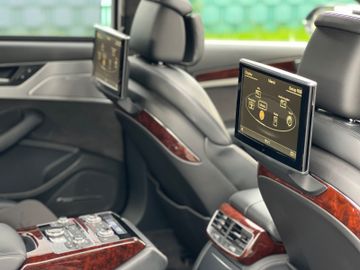 Audi A8 - 11