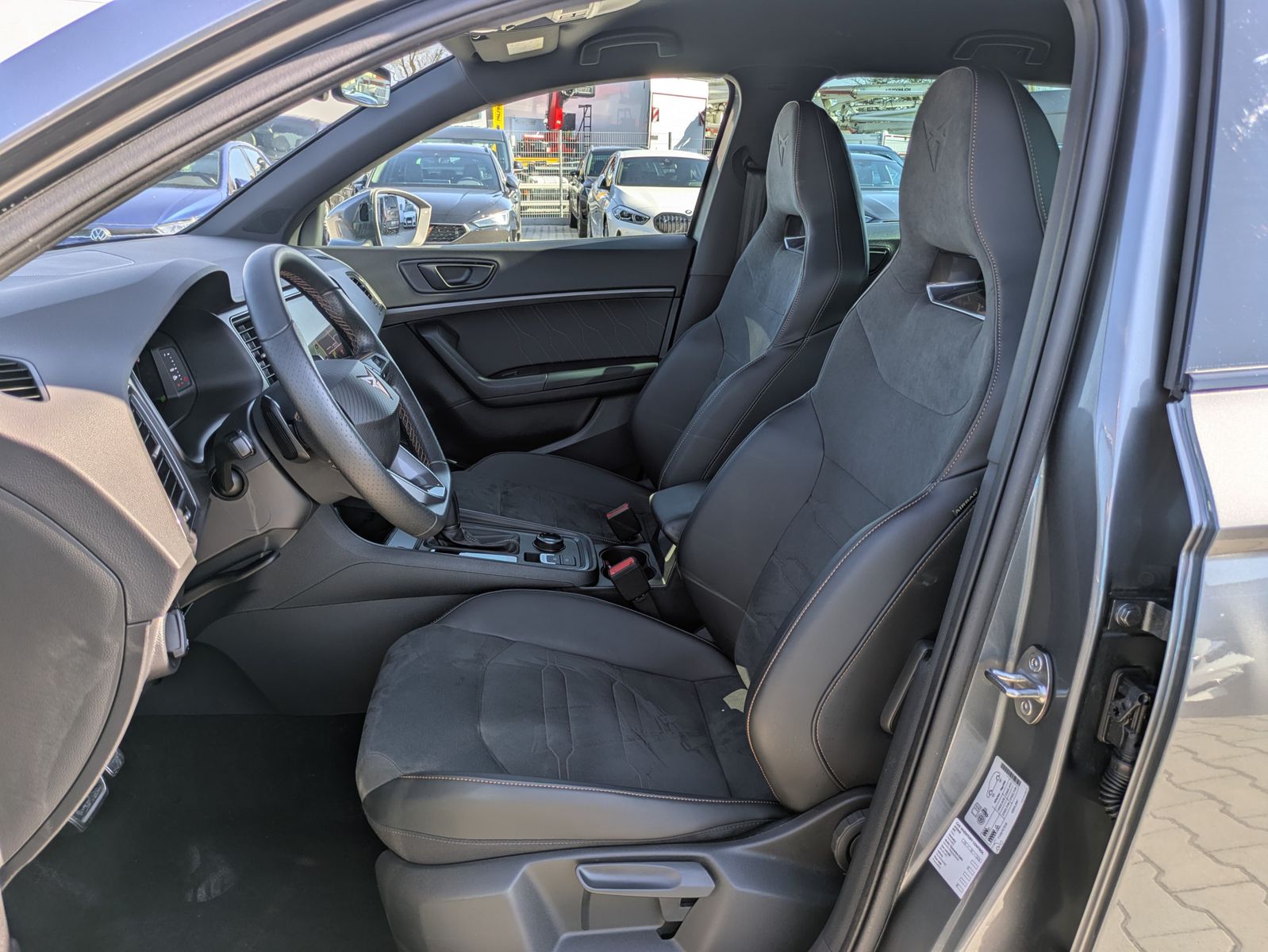 Fahrzeugabbildung CUPRA Ateca 1.5 TSI DSG AHK*LED*ACC*APP*KAMERA*19"