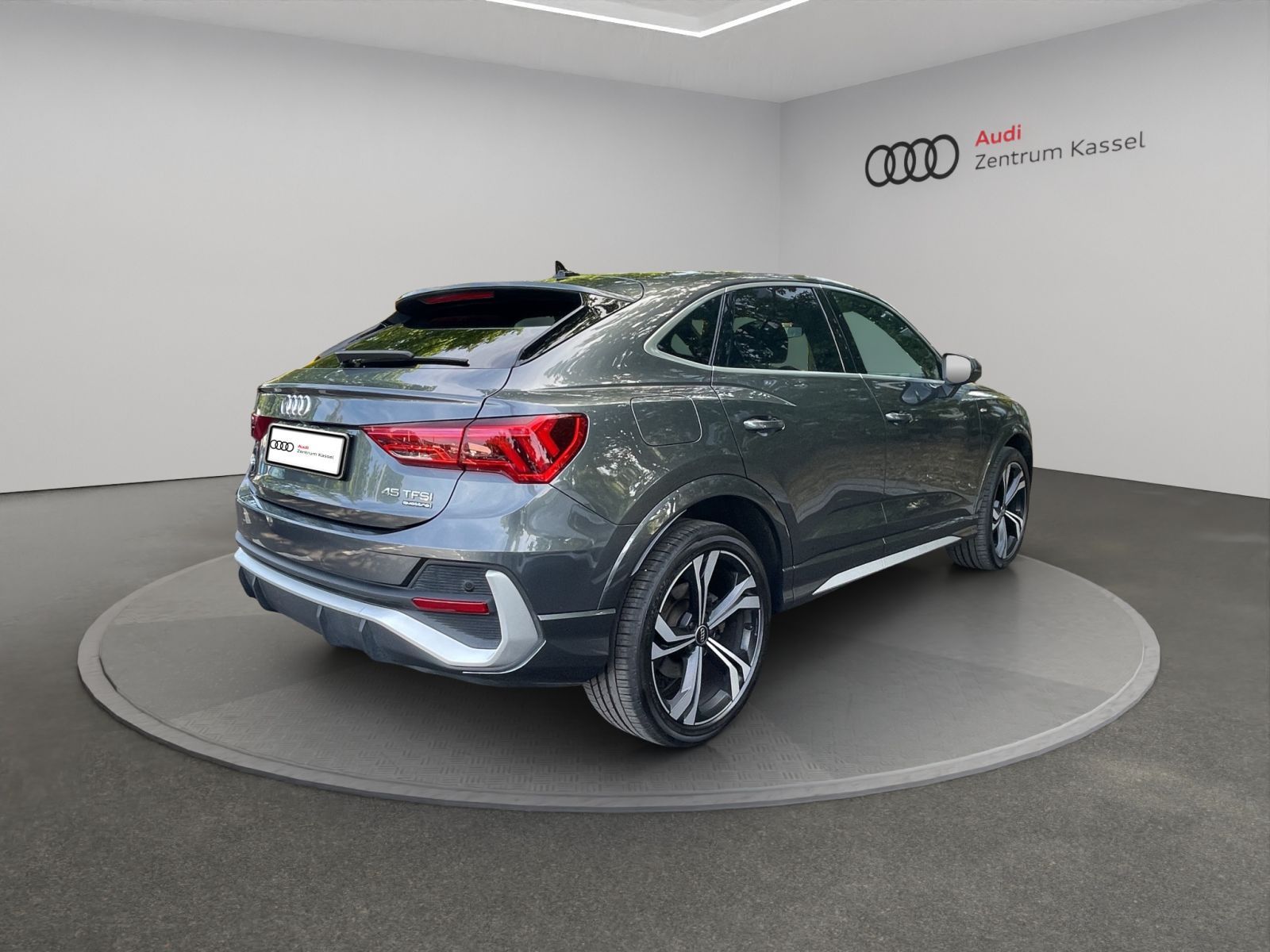 Audi Q3 SB 45 TFSI qu. S line Matrix SONOS AHK 360° foto 6
