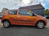 Renault TWINGO AUTHENTIQUE MP3 USB BT 4SEASONS - Renault Twingo: Orange