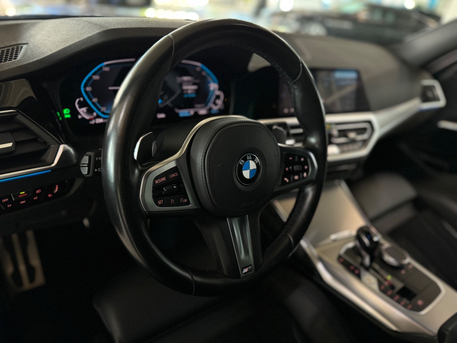 Fahrzeugabbildung BMW 330e M Sport Kamera DAB HiFi Komfort Alarm