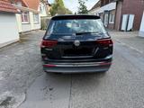 Volkswagen Tiguan 2.0 TDI SCR 140kW DSG 4MOTION Highlin... - Volkswagen Tiguan: TDI 140
