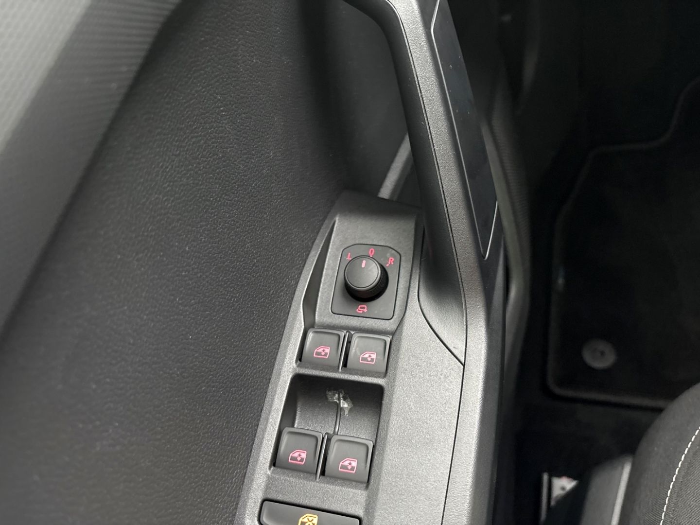 Fahrzeugabbildung SEAT Arona Style Navi Digitales Cockpit LED Sperrdif