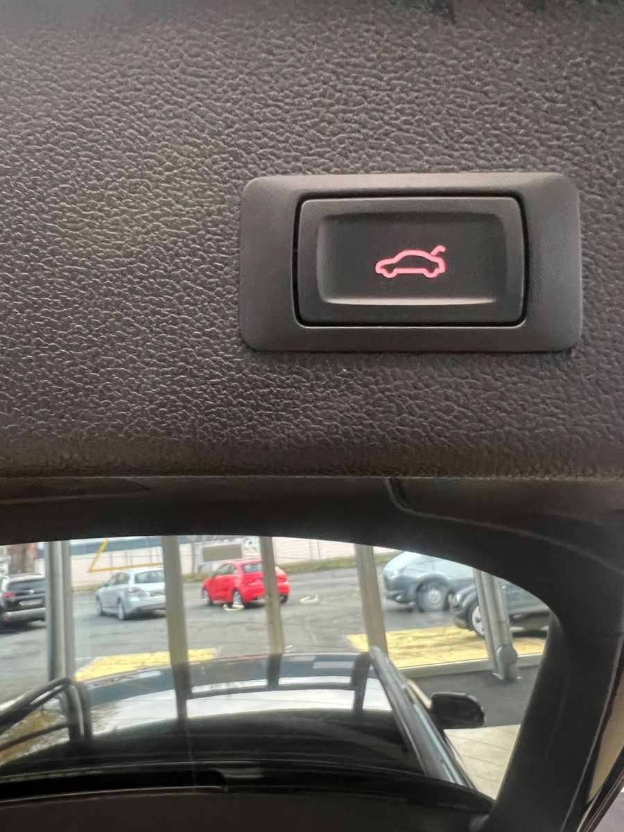 Fahrzeugabbildung Audi A4 Avant 2.0 TDI S line quattro *1.HAND*