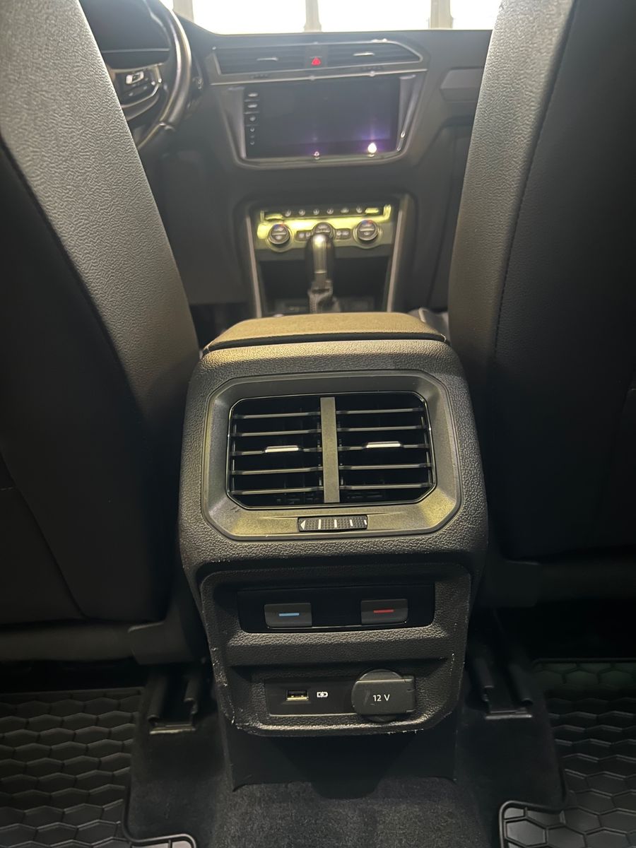 Fahrzeugabbildung Volkswagen Tiguan 2.0TDI DSG Highline 4Motion R line 239PS