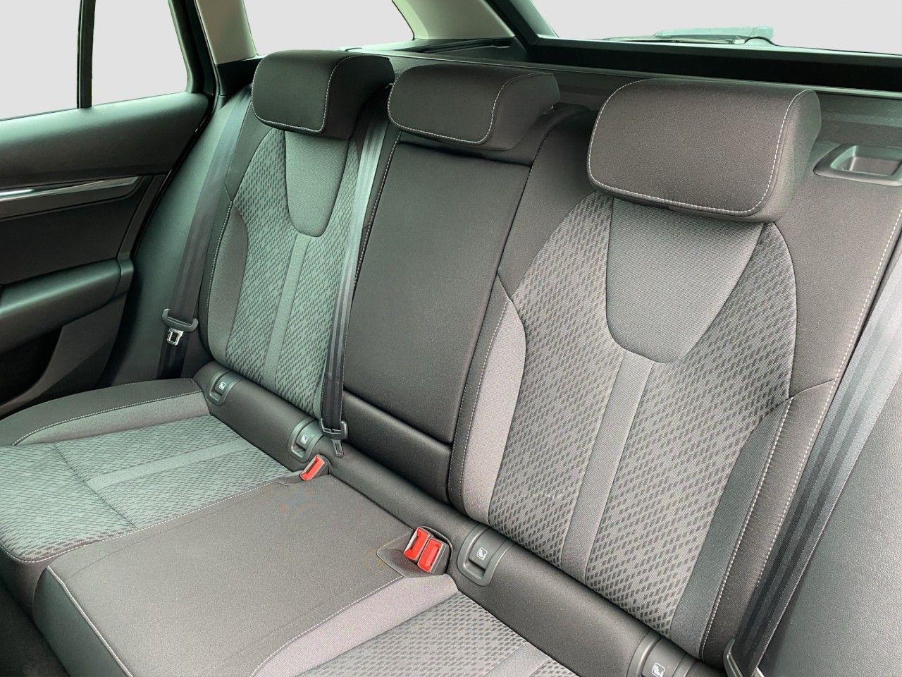 Skoda Octavia Combi 2.0 TDI LED NAVI KAMERA HUD SHZ BT