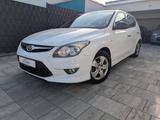 Hyundai i30 1.4 Clas. Unfallfrei /2. Hd./TÜV/Scheckheft - gebrauchte Hyundai i30 aus dem Jahr 2010