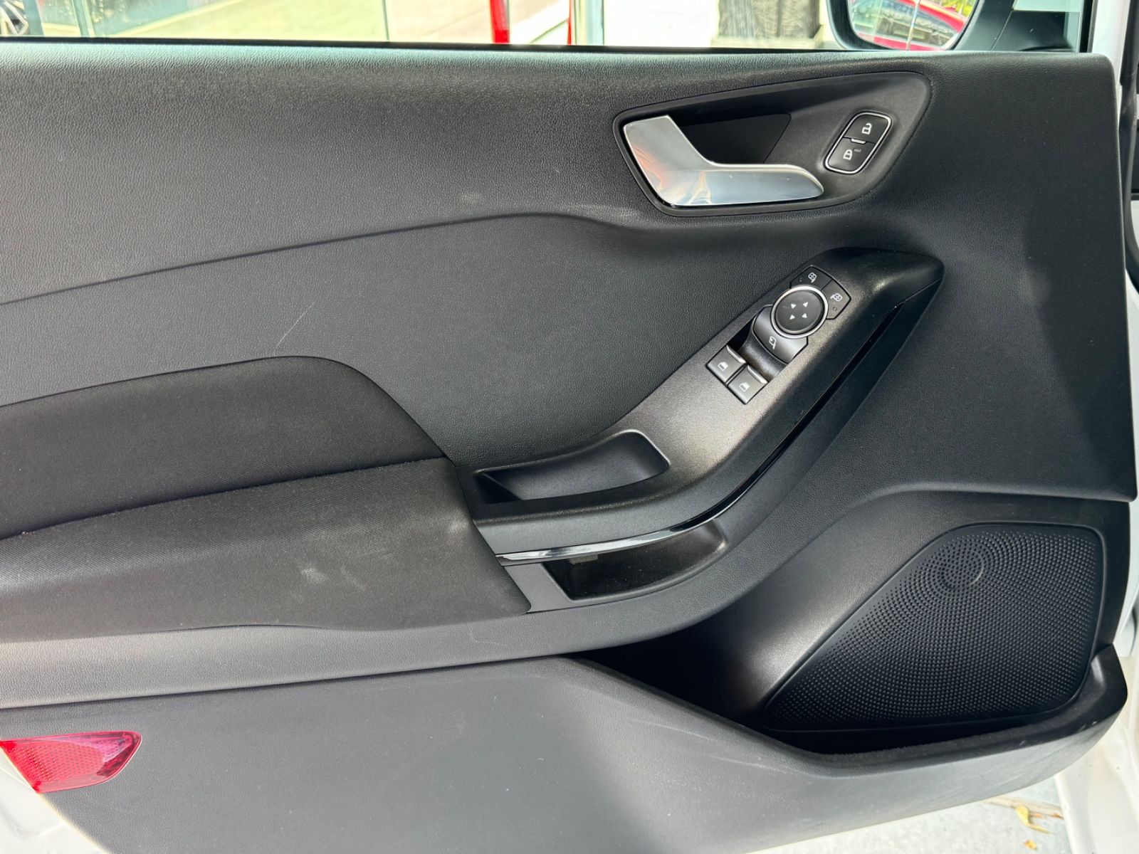 Fahrzeugabbildung Ford Fiesta Cool & Connect/APPLE/8-FACH/SZHZ/