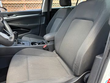 Volkswagen Golf - 8