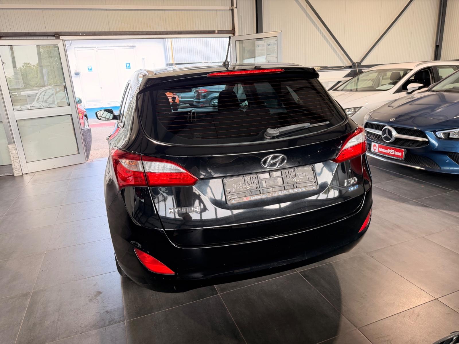 Hyundai i30 2013 — photo 9