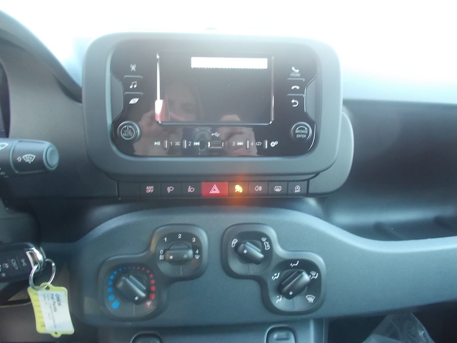 Fahrzeugabbildung Fiat Panda Pandina IKON 1.0 Hybrid