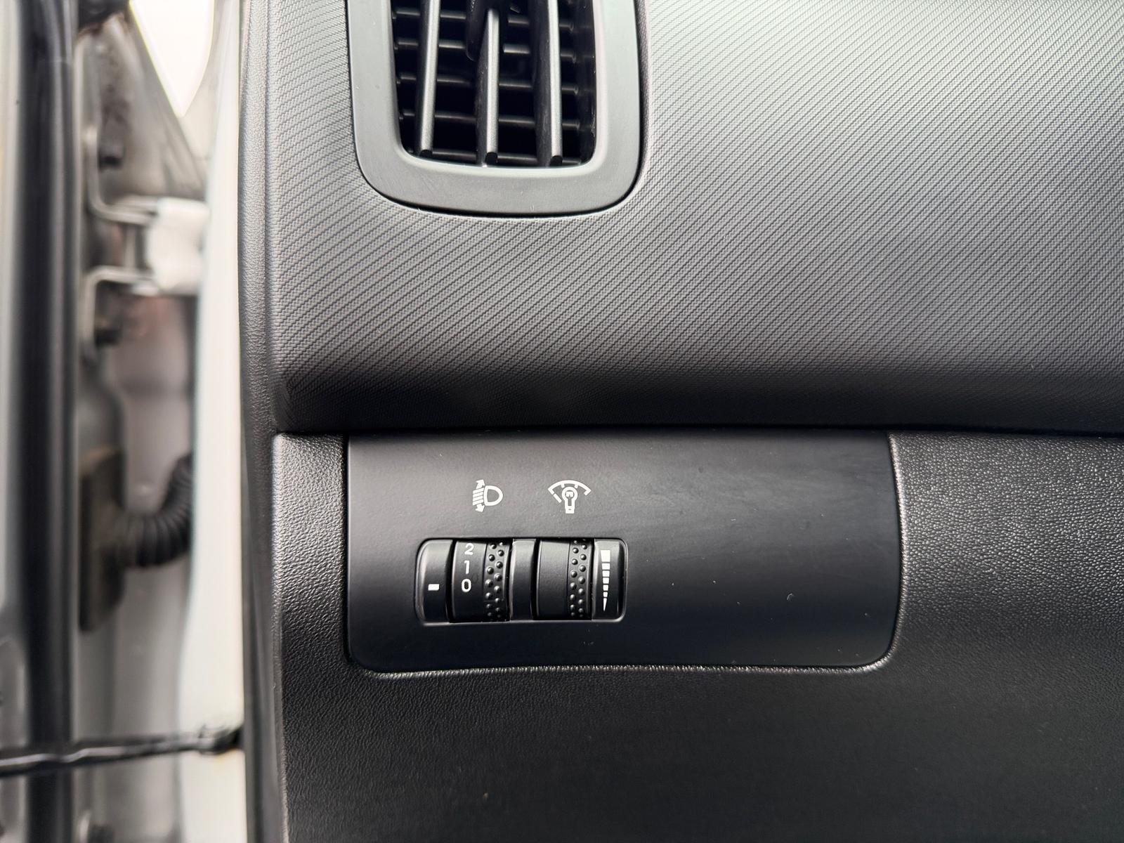 Kia cee'd 2013 — photo 17