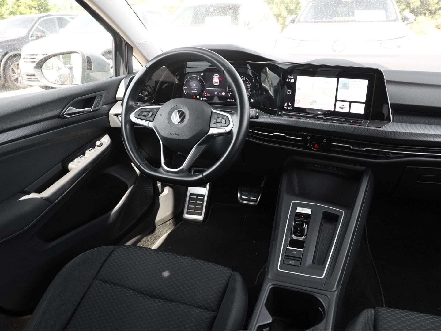 Volkswagen Golf VIII UNITED 1.5 eTSI HAVI STAND-HZ. 4xSHZ foto 5
