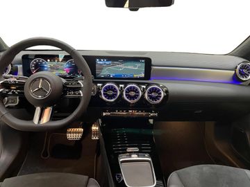 Mercedes CLA 200 Shooting Brake - 5