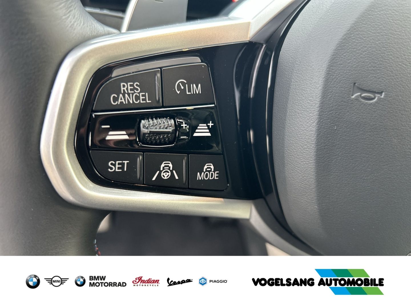 Fahrzeugabbildung BMW M440d xDrive Coupe,Glasdach,H&KSound,SurroundVie