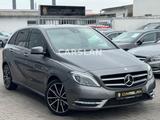 Mercedes-Benz B 180 CDI "1.HAND+NIGHT+TOT+SPUR+R.KAM+AHK+LED" - Mercedes-Benz B 180 Gebrauchtwagen in Mannheim