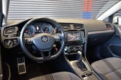 Fahrzeugabbildung Volkswagen Golf VII Variant Allstar Autom. Shz PDC Tempomat