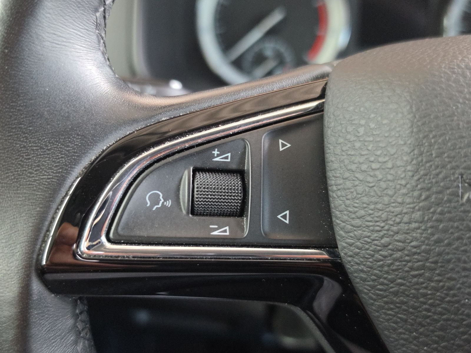 Fahrzeugabbildung SKODA Karoq Ambition Apple CarPlay