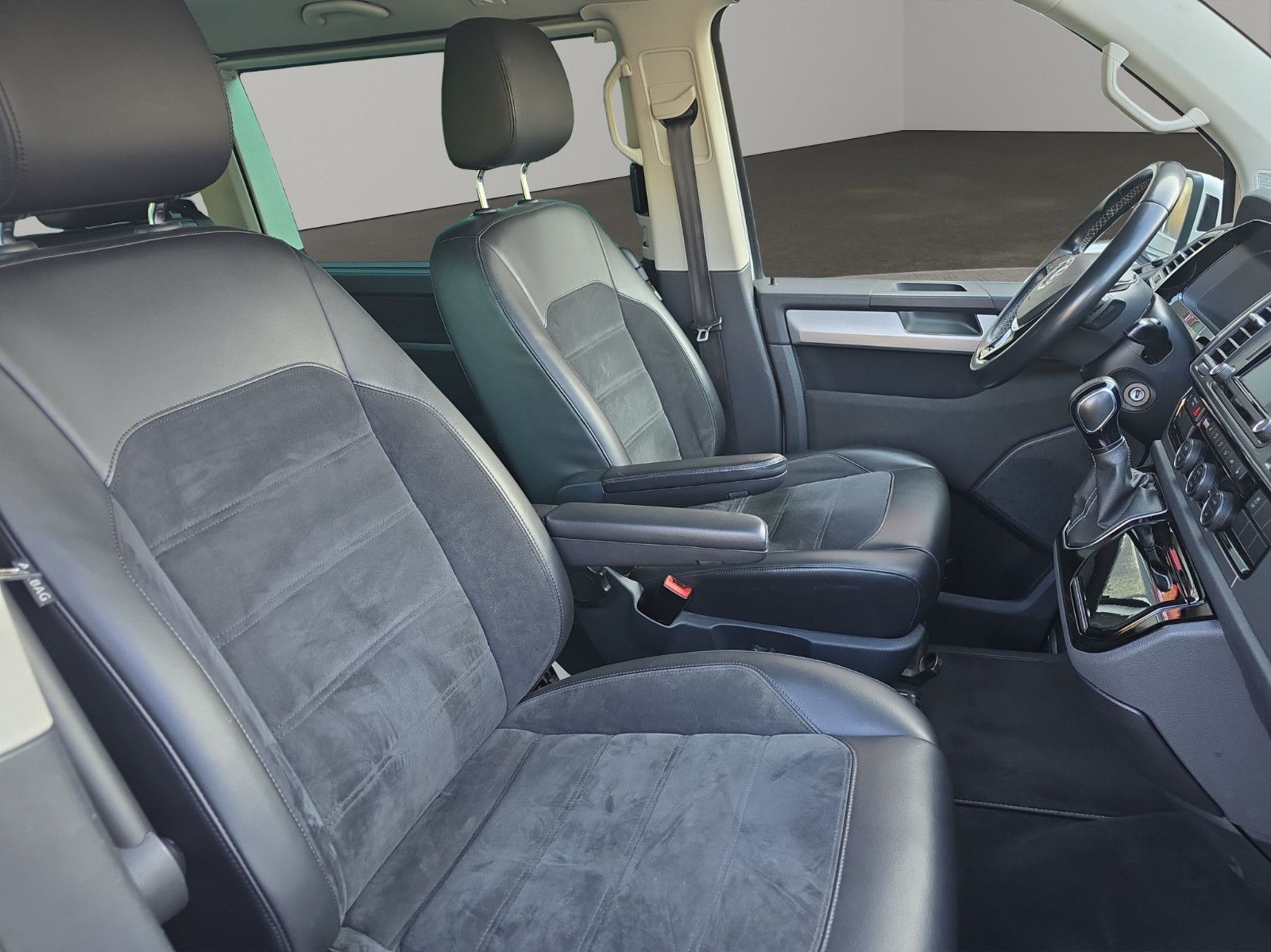 Fahrzeugabbildung Volkswagen T6 Multivan Generation Six 4Motion VOLL
