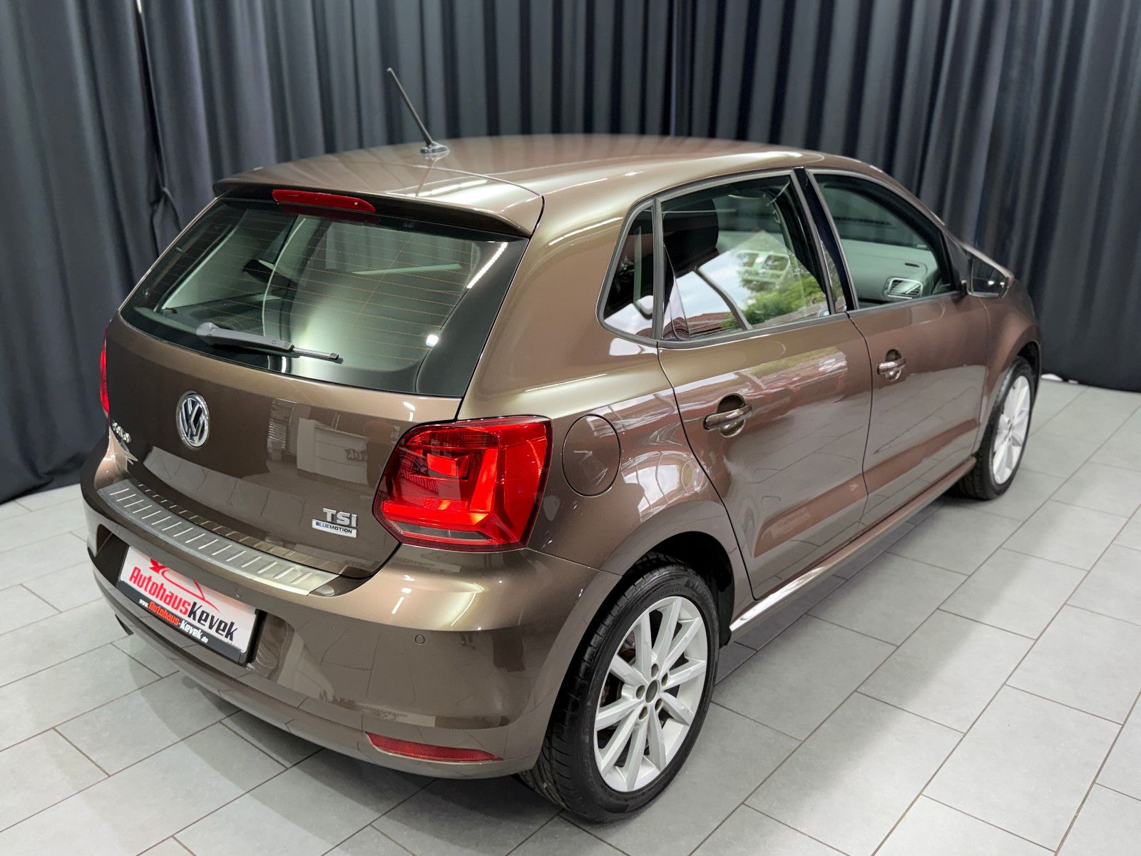 Fahrzeugabbildung Volkswagen Polo V Highline BMT/Start-Stopp|KLIMA|PDC|1-HD