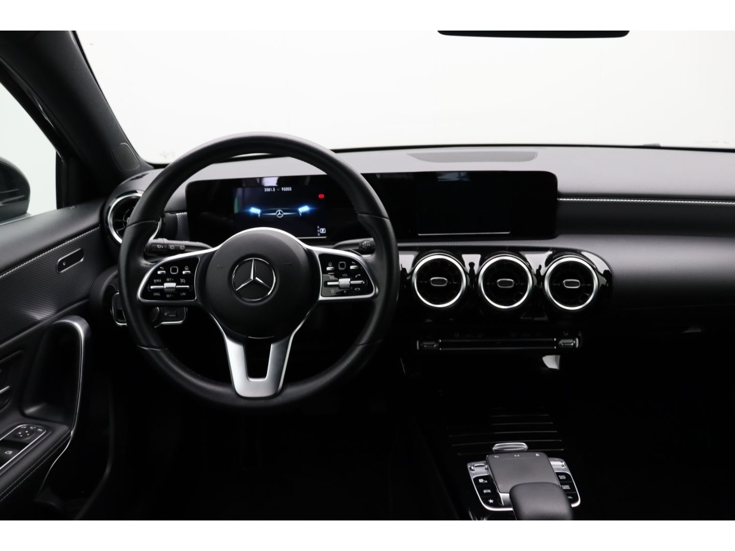 Fahrzeugabbildung Mercedes-Benz A 200 LED SHZ Kamera Navigation Digitales Cockpi