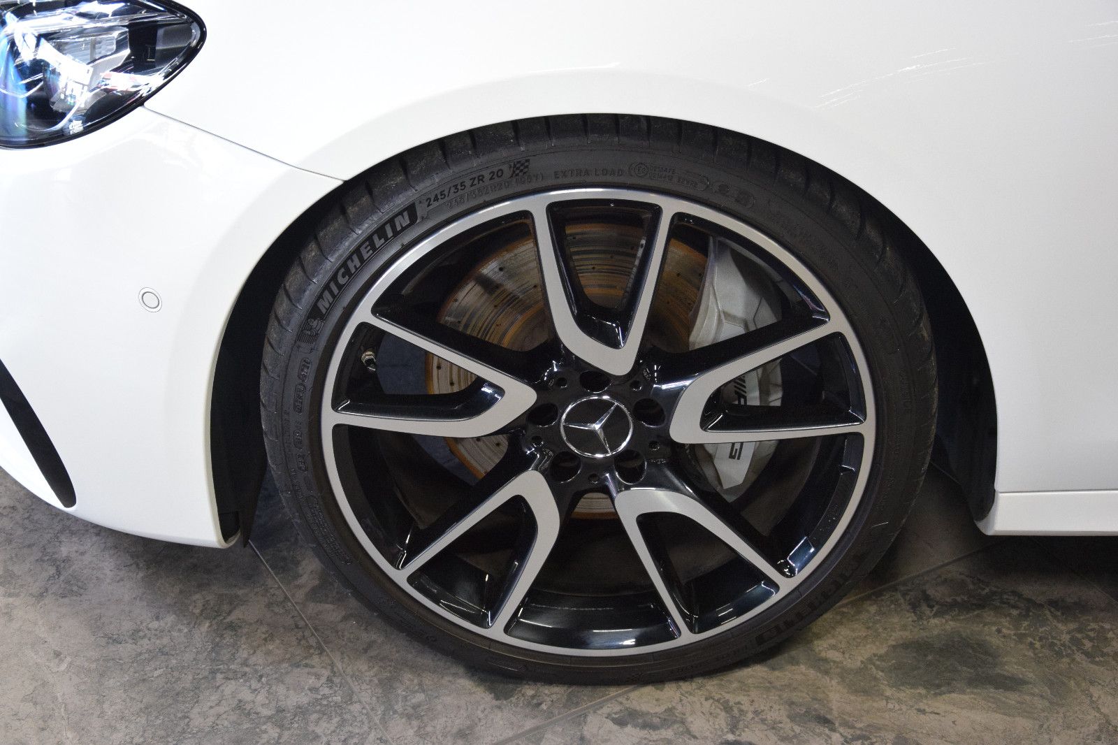 Fahrzeugabbildung Mercedes-Benz E43 AMG 4Matic Limousine Pano Burmeser Night 20"