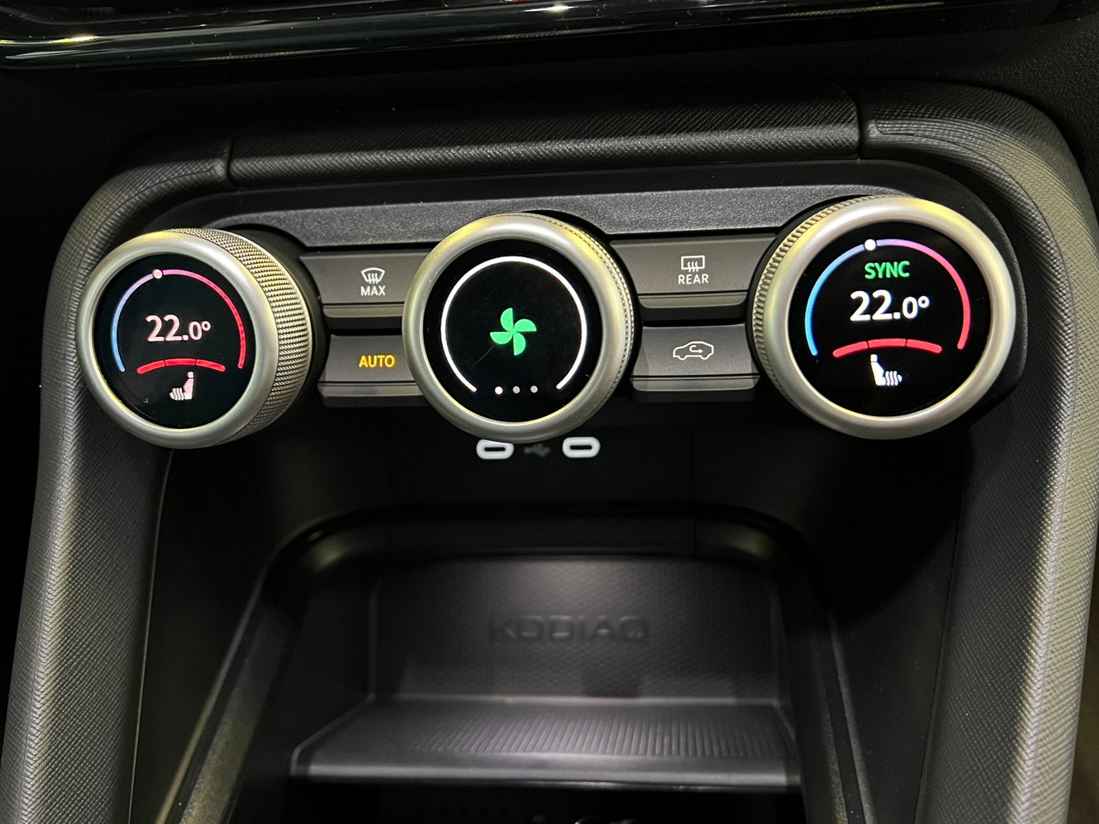 Fahrzeugabbildung SKODA Kodiaq Selection 2.0 TDI DSG *AHK,KESSY,19"-Felg
