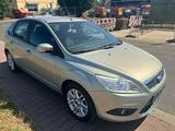 Ford Focus 2.0 Lim. Ghia Automatik+Klima - Ford: Ghia