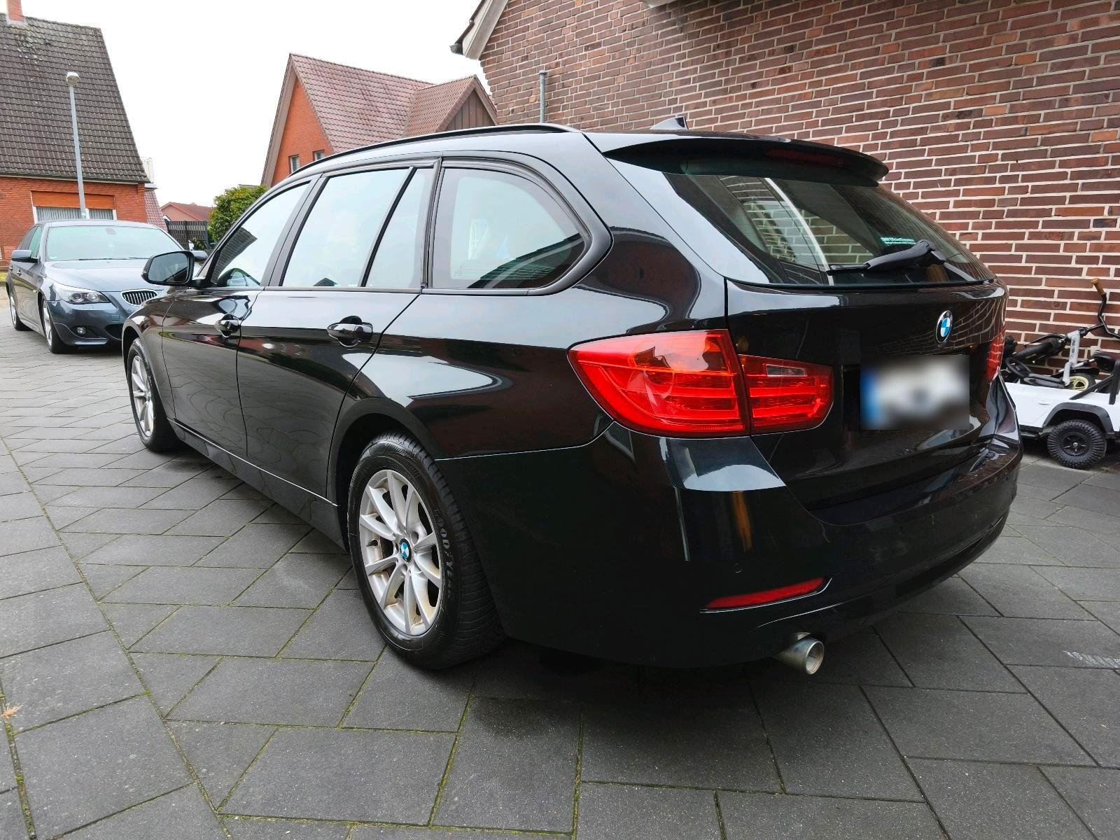 BMW  2013 — салон