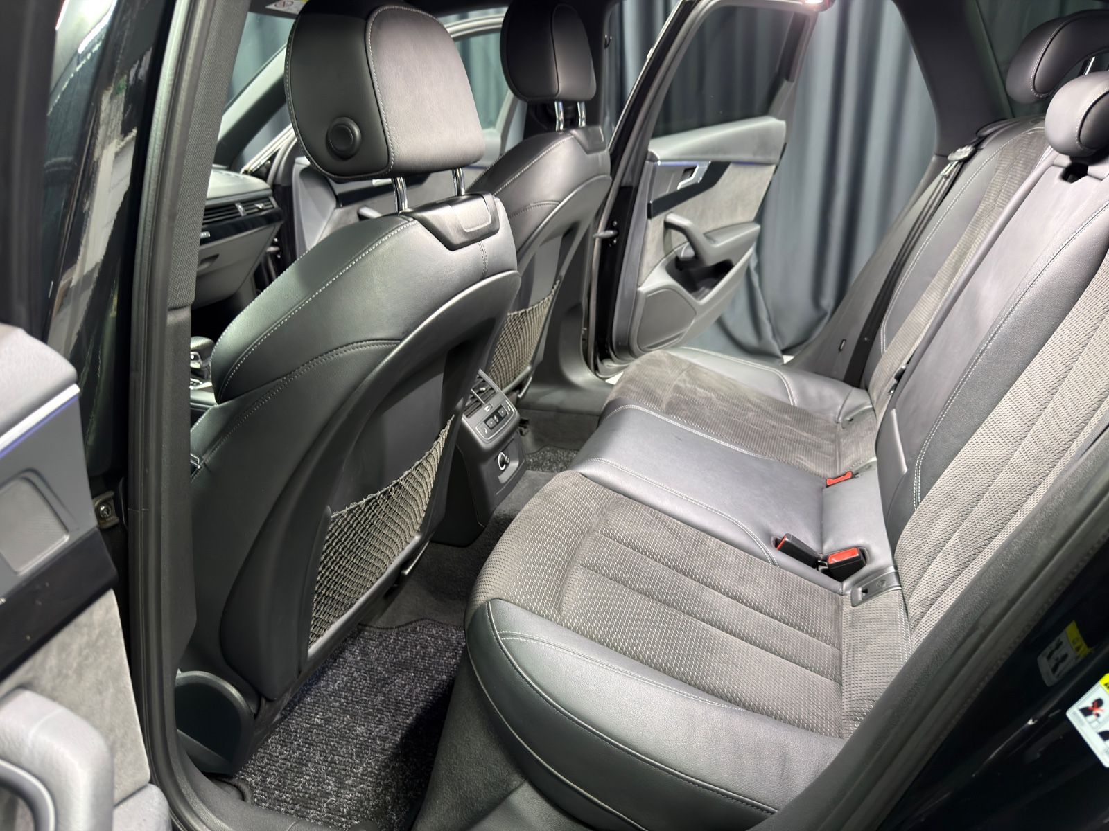 Fahrzeugabbildung Audi A4 Avant quattro sport|3xS-LINE|XENON|NAVI|VOLL