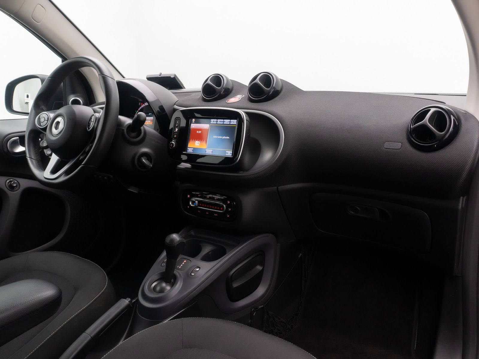Fahrzeugabbildung Smart ForTwo Cabrio Tempomat Navi JBL Sitzhzng KlimaAT