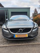 Volvo V40 T3 Momentum Momentum - Volvo V40 Limousine Momentum mit Benzin-Antrieb