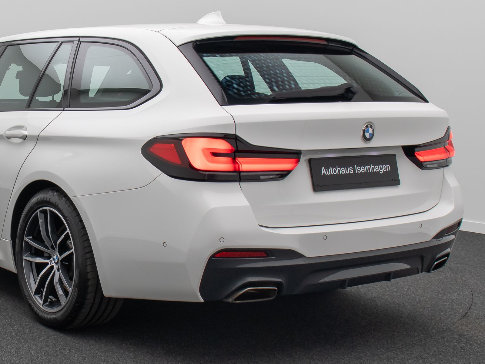 Fahrzeugabbildung BMW 530i M Sport Stop&Go Alarm DAB Komfort HiFi 18"