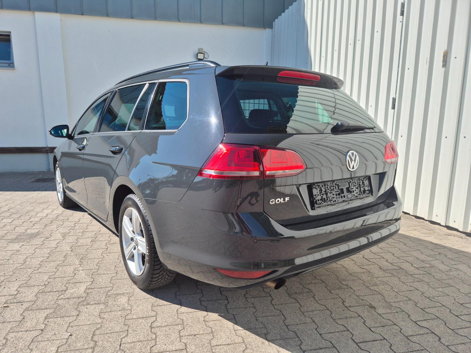 Volkswagen Golf VII Variant, 2.HD - AUTOMATIK - NAVI - PDC